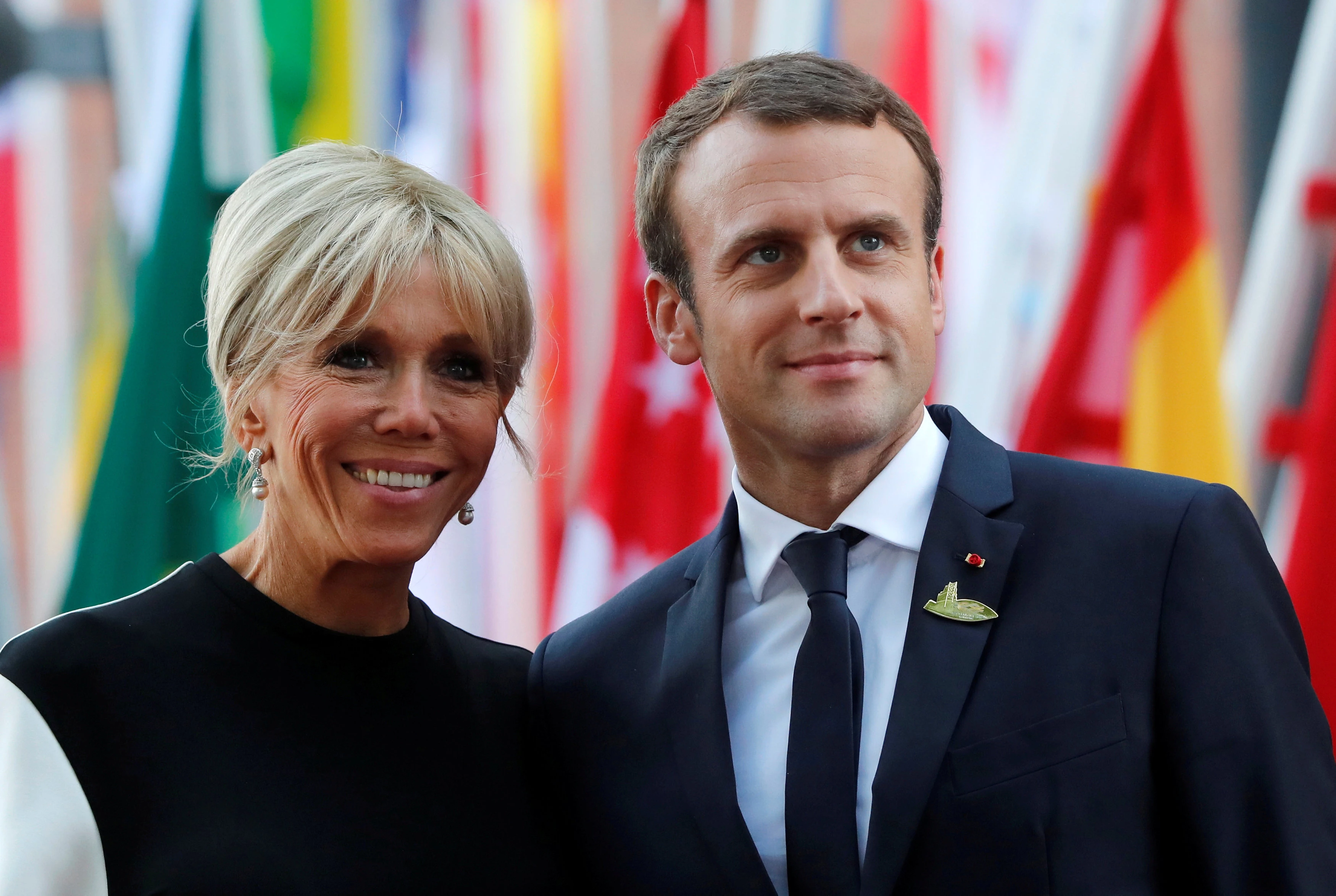 'USHAHIDI WA KISAYANSI' KUTHIBITISHA KUWA MKE WA RAIS MACRON NI MWANAMKE
