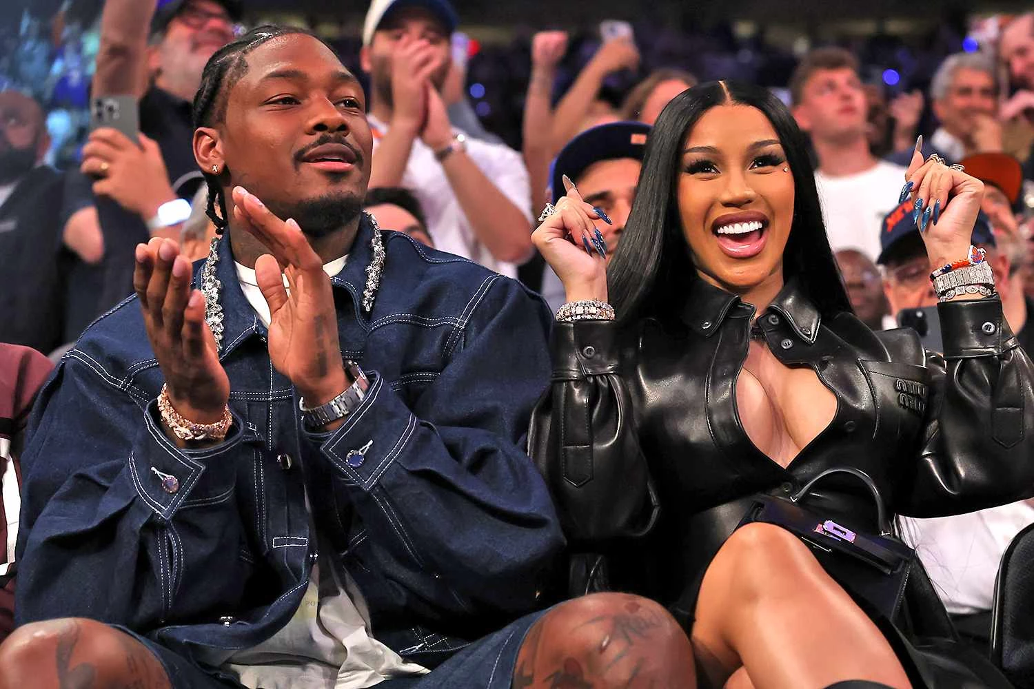 CARDI B ATANGAZA KUWA NI MJAMZITO NA MPENZI WAKE MPYA